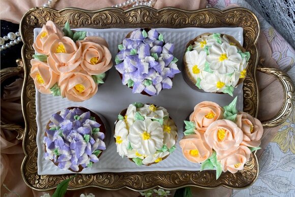 写真：あんフラワーケーキ